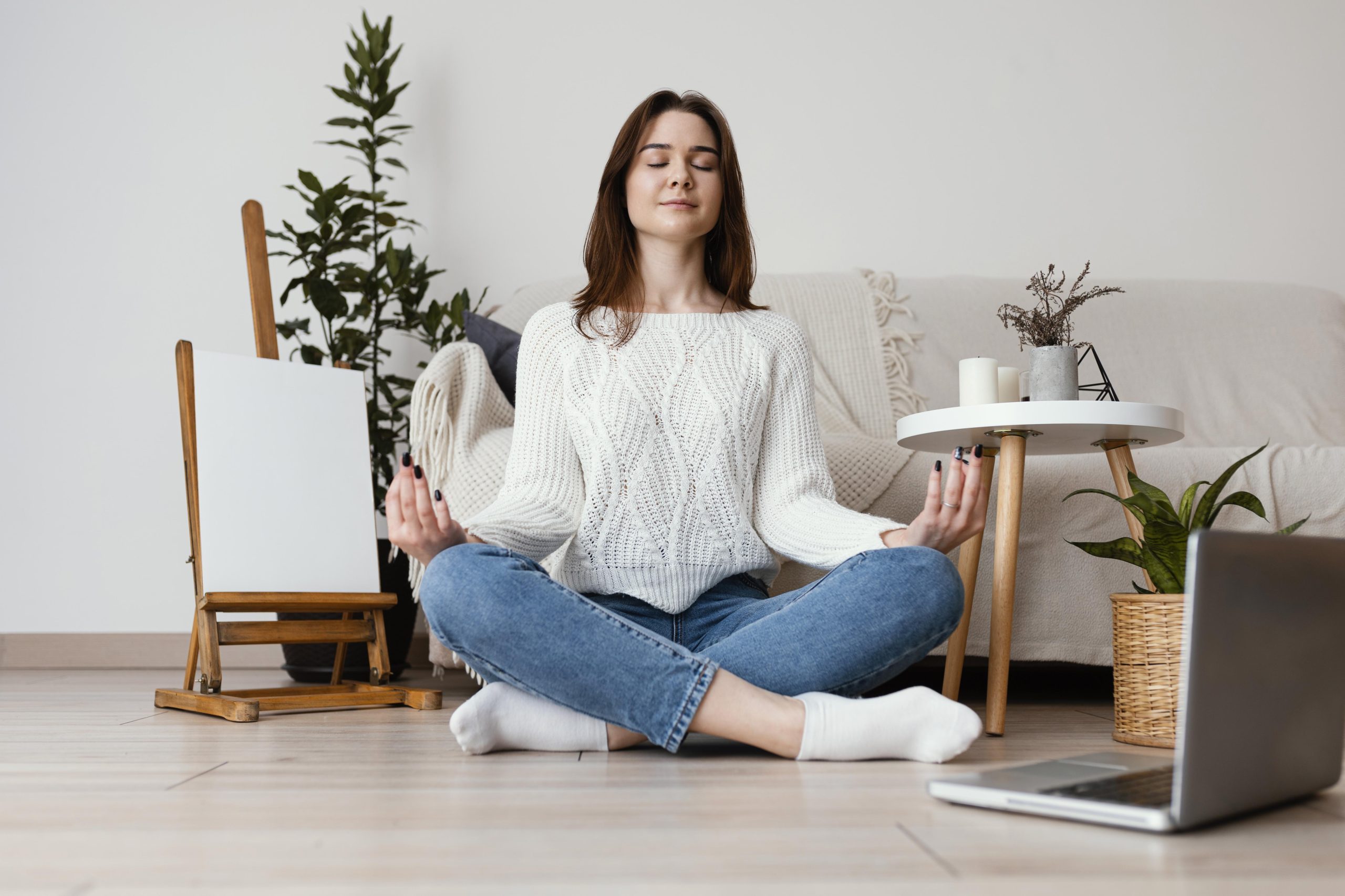Mujer Adulta En Un Momento De Calma Y Regulación Emocional