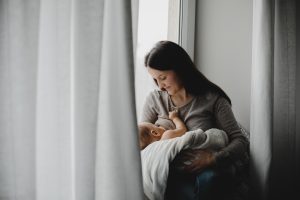 Mother Holds Newborn Boy Her Arms While She Feeds Him Psicólogo En Valdebebas, Madrid Y Online. Psicólogos Especializados En Población Adulta, Infanto-Juvenil, Familia Y Pareja. En Centro Ps Psicología Contamos Con Profesionales De La Psicología, Neuropsicología Y Psiquiatría.