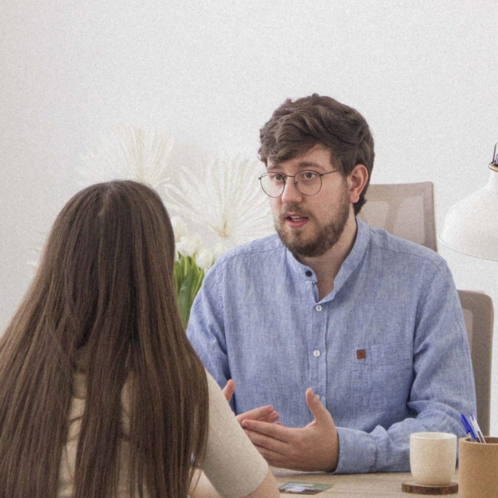 Oscar Psico Centropspsicologia 383 Scaled E1713901168994 Psicólogo En Valdebebas, Madrid Y Online. Psicólogos Especializados En Población Adulta, Infanto-Juvenil, Familia Y Pareja. En Centro Ps Psicología Contamos Con Profesionales De La Psicología, Neuropsicología Y Psiquiatría.